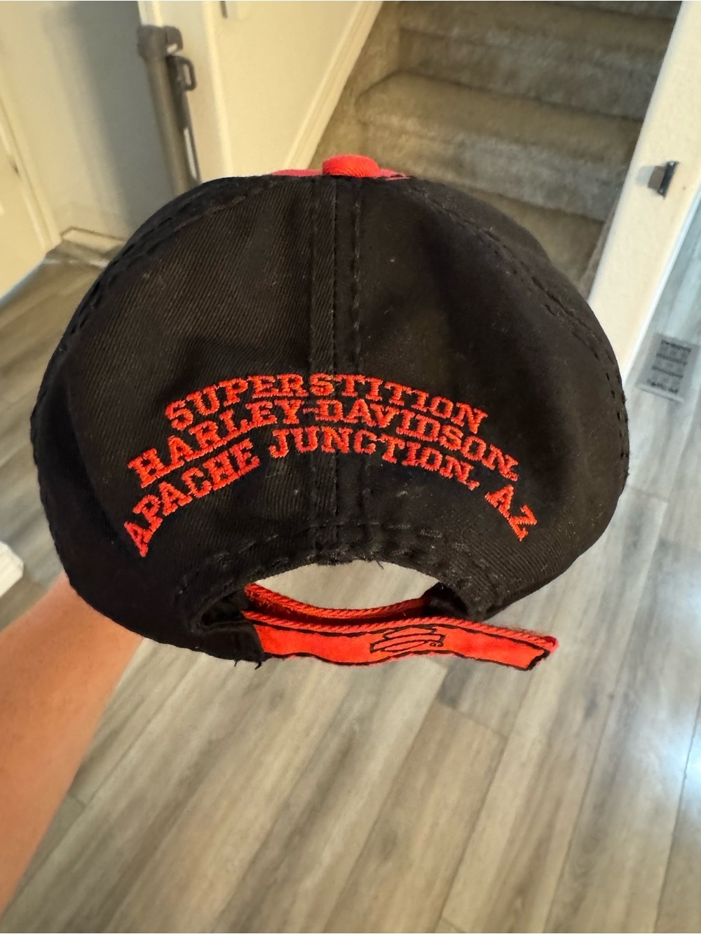 Harley-Davidson Red and Black Studded Script Cap - Picture 5 of 6